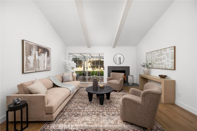 Detail Gallery Image 9 of 21 For 10012 Glade Ave, Chatsworth,  CA 91311 - 3 Beds | 2 Baths