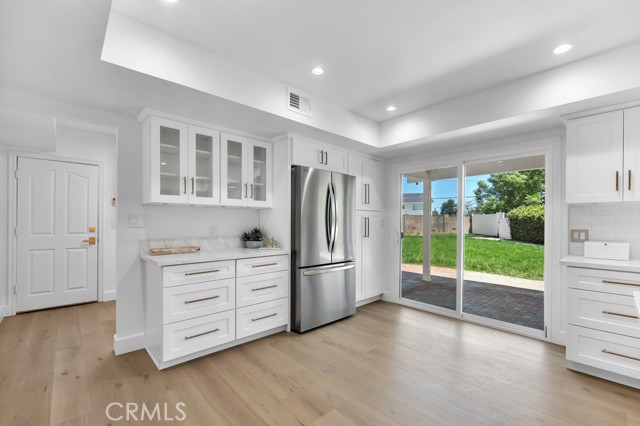 9500 Texhoma Avenue, Northridge CA: https://media.crmls.org/medias/ee6250c7-b591-4c14-848b-b8d5cf79aee9.jpg
