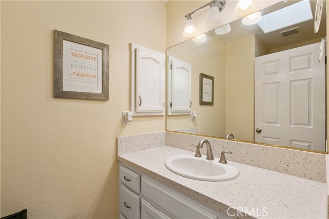 Detail Gallery Image 25 of 28 For 1709 Perkins Ln, Redondo Beach,  CA 90278 - 3 Beds | 2/1 Baths