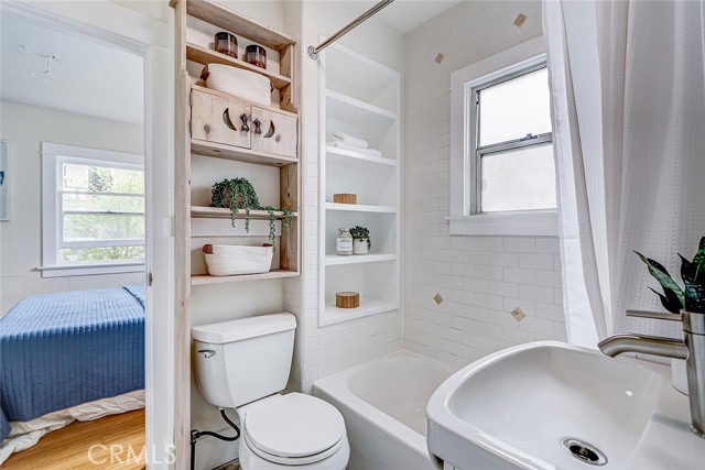 Detail Gallery Image 21 of 39 For 221 S Guadalupe, Redondo Beach,  CA 90277 - 3 Beds | 1 Baths