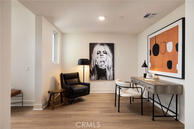 414 Main Street, Huntington Beach CA: https://media.crmls.org/medias/ee630871-c06a-452a-960e-7986e3446580.jpg