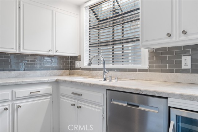 Detail Gallery Image 18 of 46 For 5100 Riverton Ave #14,  North Hollywood,  CA 91601 - 3 Beds | 2/1 Baths