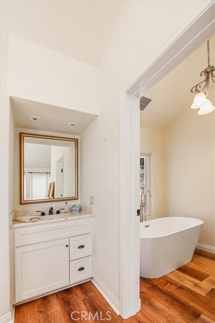 1078 Wykoff Way, Laguna Beach CA: https://media.crmls.org/medias/ee63ae4c-8ac2-48ce-8ae6-2b4f498312a3.jpg