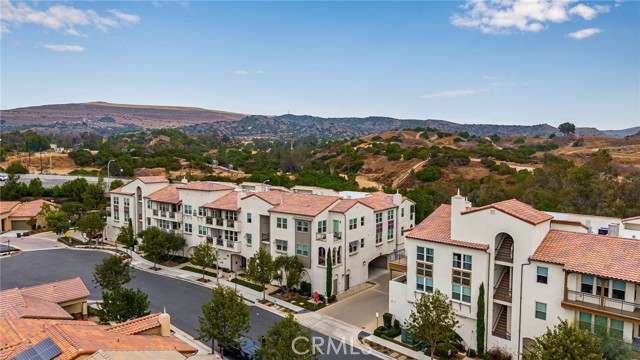 Detail Gallery Image 31 of 37 For 220 Buena Vida Dr #301,  Brea,  CA 92823 - 3 Beds | 2 Baths