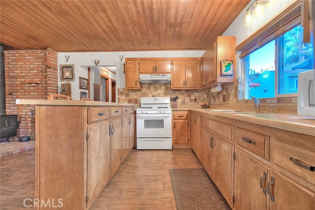 Detail Gallery Image 27 of 75 For 438 Boyd Trl, Big Bear Lake,  CA 92315 - 2 Beds | 2 Baths