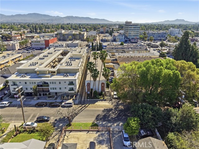 Detail Gallery Image 4 of 7 For 6902 Vesper, Van Nuys,  CA 91405 - – Beds | – Baths