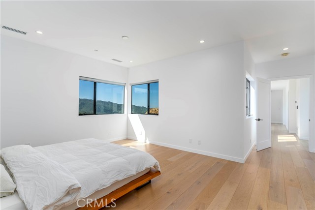 Detail Gallery Image 16 of 42 For 717 Latigo Canyon Rd, Malibu,  CA 90265 - 3 Beds | 3 Baths