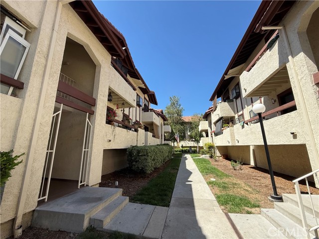 Detail Gallery Image 3 of 12 For 18122 Sundowner Way #1108,  Canyon Country,  CA 91387 - 2 Beds | 2 Baths