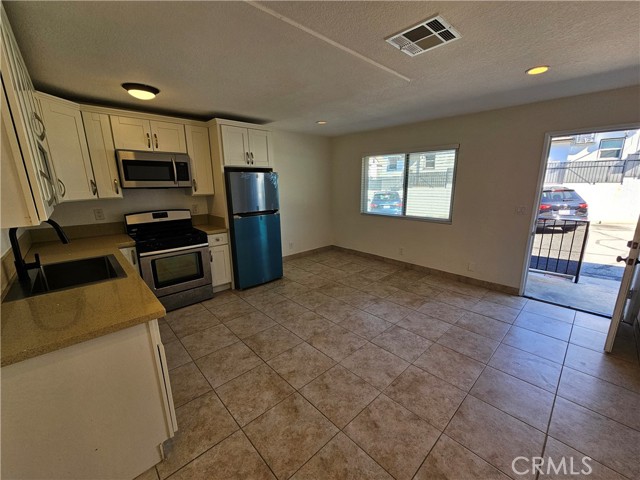 Detail Gallery Image 7 of 7 For 10037 Samoa Ave #6,  Tujunga,  CA 91042 - 1 Beds | 1 Baths