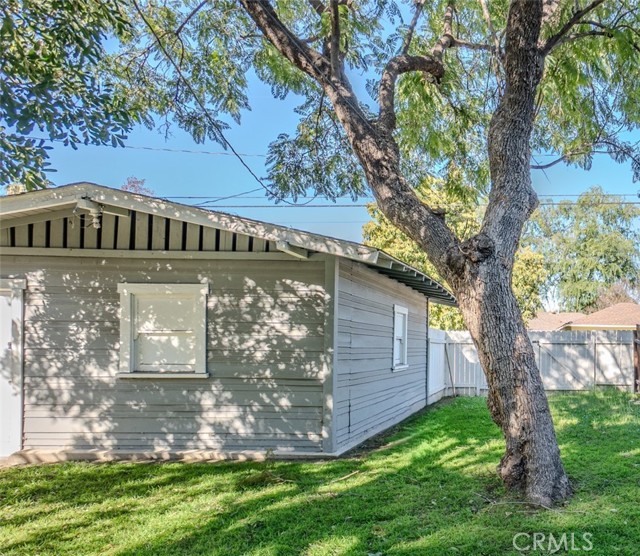 Detail Gallery Image 9 of 11 For 693 N Euclid, Upland,  CA 91786 - 3 Beds | 1 Baths