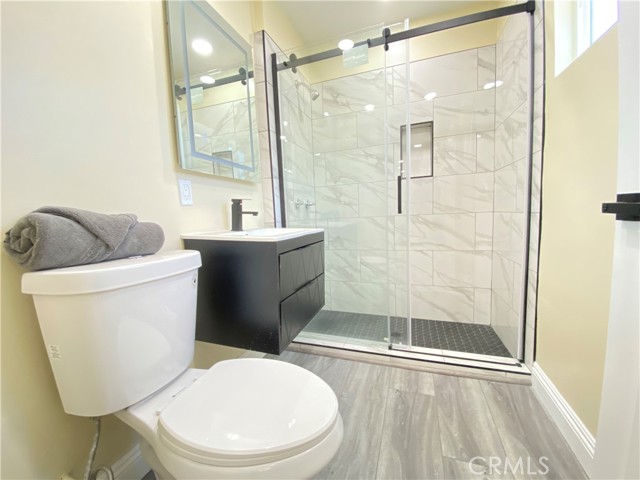 Detail Gallery Image 14 of 22 For 3814 S Normandie Ave, Los Angeles,  CA 90037 - 3 Beds | 2 Baths