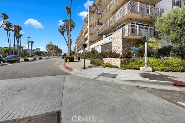 230 Catalina Avenue, Redondo Beach, California 90277, 2 Bedrooms Bedrooms, ,1 BathroomBathrooms,Residential,Sold,Catalina,IV23133644