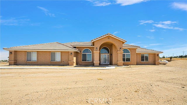 Detail Gallery Image 2 of 41 For 8929 Yucca Terrace Dr, Phelan,  CA 92371 - 4 Beds | 3 Baths