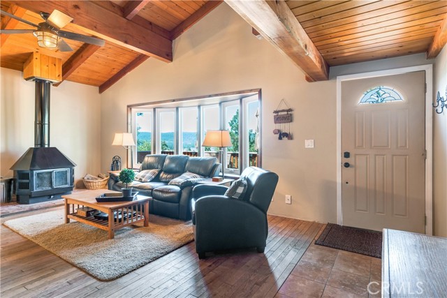 Detail Gallery Image 10 of 30 For 39576 Oak Glen Rd, Fawnskin,  CA 92333 - 2 Beds | 3/1 Baths