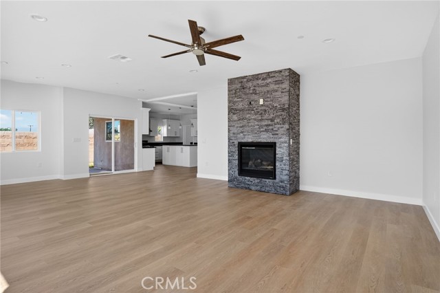 Detail Gallery Image 7 of 33 For 16015 Ceres Ave, Fontana,  CA 92335 - 3 Beds | 4/1 Baths