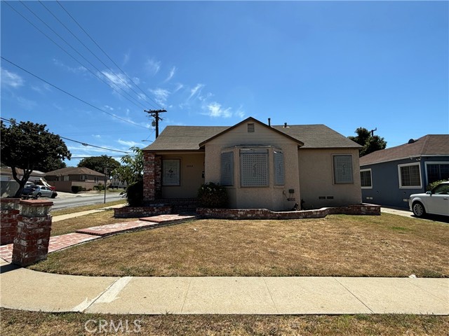 2002 112th Street, Los Angeles, California 90047, 4 Bedrooms Bedrooms, ,1 BathroomBathrooms,Single Family Residence,For Sale,112th,OC24171503