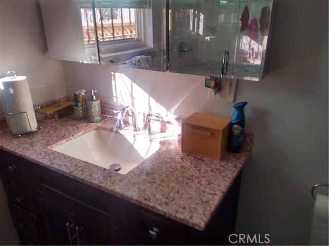 2035 W 71st, Los Angeles CA: https://media.crmls.org/medias/ee6c17f4-6f78-40f5-a8d4-2b7fc9487596.jpg