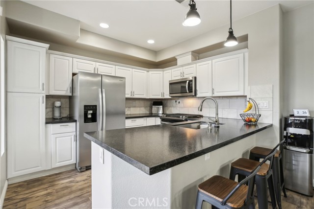 28416 Yosemite Drive, Trabuco Canyon CA: https://media.crmls.org/medias/ee6c38ee-91e4-417c-9574-60b3dc7cf887.jpg