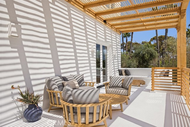 27405 Pacific Coast Highway, Malibu CA: https://media.crmls.org/medias/ee6c72b6-aa6c-4e50-bf52-b6fa4ad313a9.jpg