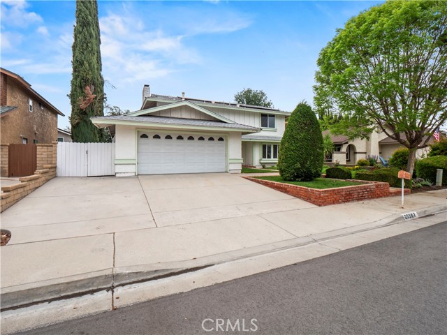 Detail Gallery Image 2 of 55 For 25582 Old Course Way, Valencia,  CA 91355 - 4 Beds | 3 Baths