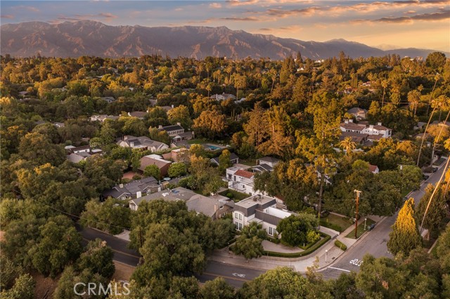 802 S Arroyo Boulevard, Pasadena CA: https://media.crmls.org/medias/ee6c973b-323f-41b9-bf8b-f0591ef21d2a.jpg