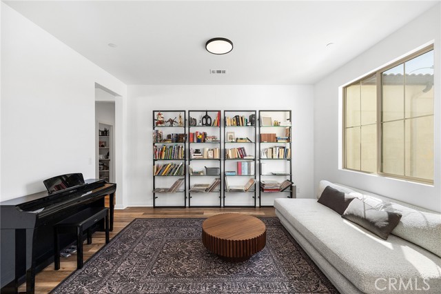 Detail Gallery Image 3 of 30 For 33076 Lirac Ln, Winchester,  CA 92596 - 6 Beds | 4/1 Baths