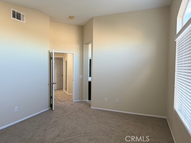 https://media.crmls.org/medias/ee6d5699-72c5-48c1-a385-ff00000f1f96.jpg?preset=X-Large