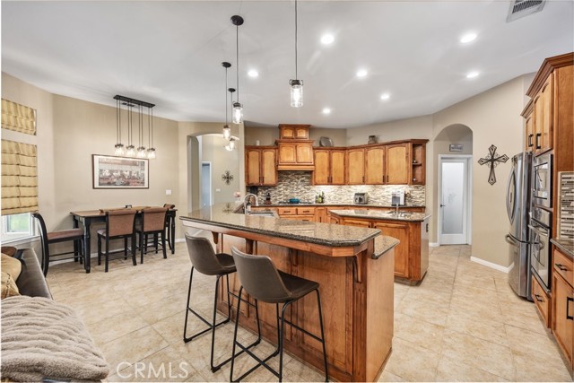 Detail Gallery Image 31 of 75 For 205 Somerford Ct, Bakersfield,  CA 93312 - 5 Beds | 4 Baths