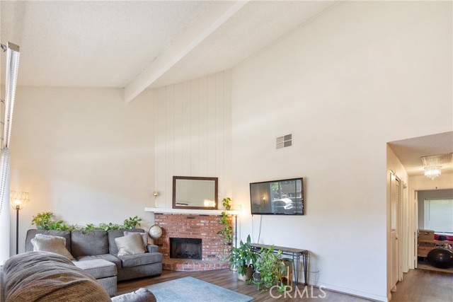 Detail Gallery Image 7 of 18 For 7305 Balboa Bld #4,  Lake Balboa,  CA 91406 - 2 Beds | 2 Baths