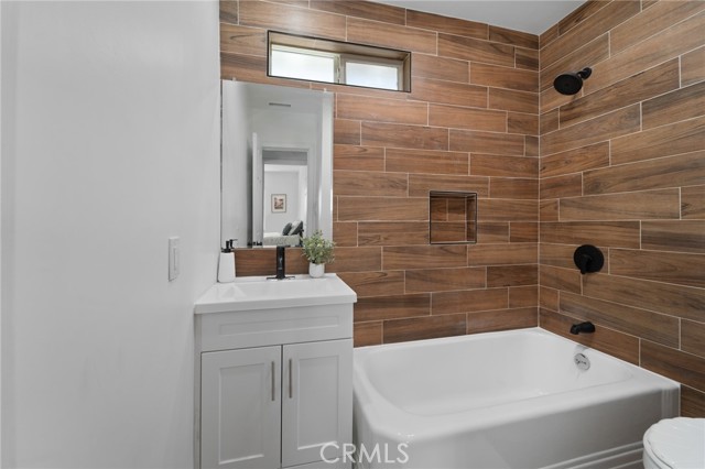 Detail Gallery Image 13 of 34 For 1123 Coronel St, San Fernando,  CA 91340 - 4 Beds | 3 Baths