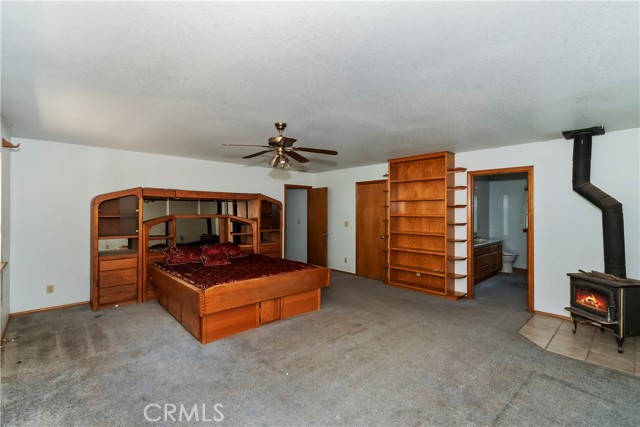 386 Garden Drive, Cedarpines Park CA: https://media.crmls.org/medias/ee6e722e-8d65-4a05-891f-b1d2cf0db6a2.jpg