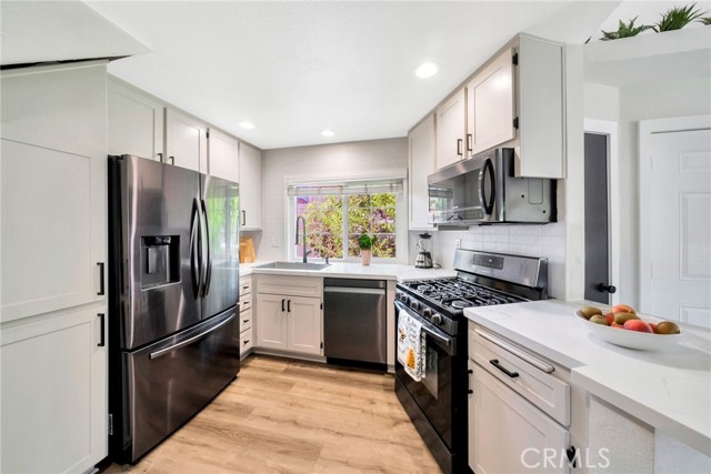 Detail Gallery Image 8 of 38 For 18940 Canyon Hill Dr., Lake Forest,  CA 92679 - 1 Beds | 1 Baths