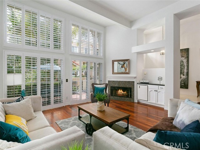 Detail Gallery Image 4 of 30 For 6051 Shadowbrook Cir, Huntington Beach,  CA 92648 - 2 Beds | 2/1 Baths