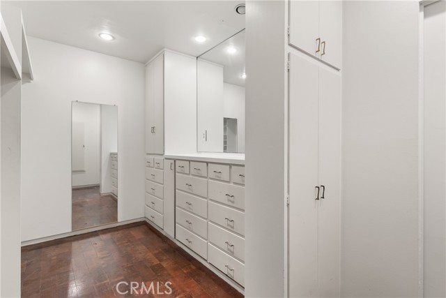 Detail Gallery Image 29 of 42 For 3511 Stonehill Pl, Sherman Oaks,  CA 91423 - 5 Beds | 3 Baths