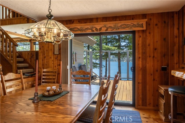 Detail Gallery Image 16 of 47 For 39451 Lake Dr, Big Bear Lake,  CA 92315 - 4 Beds | 3 Baths