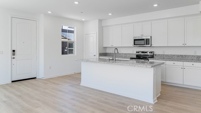 Detail Gallery Image 2 of 23 For 34453 Ciruela Ave, French Valley,  CA 92596 - 3 Beds | 2/1 Baths