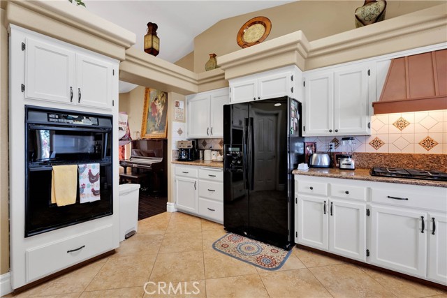 12958 Ranchero Road, Oak Hills CA: https://media.crmls.org/medias/ee6fea1a-f0b4-4573-9c7f-5c75945cf0ce.jpg