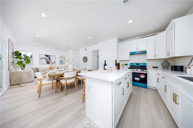 755 Lewis Street, Pomona CA: https://media.crmls.org/medias/ee7021f1-5e68-4699-b03c-dca037087cb9.jpg
