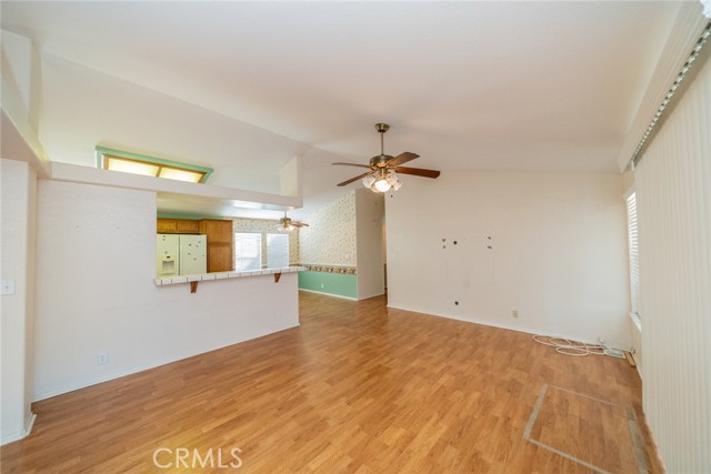 10778 Sonora Road, Phelan CA: https://media.crmls.org/medias/ee7031a9-b857-44d7-9fed-9672fb82492b.jpg