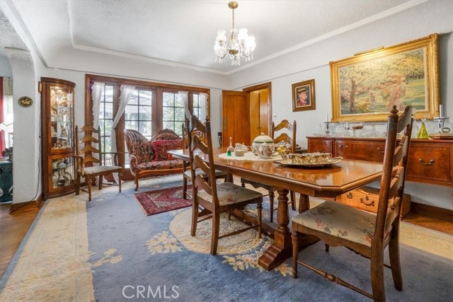 2270 E Orange Grove Boulevard, Pasadena CA: https://media.crmls.org/medias/ee704fc3-6318-47b0-a39b-7d8f873ae3a6.jpg
