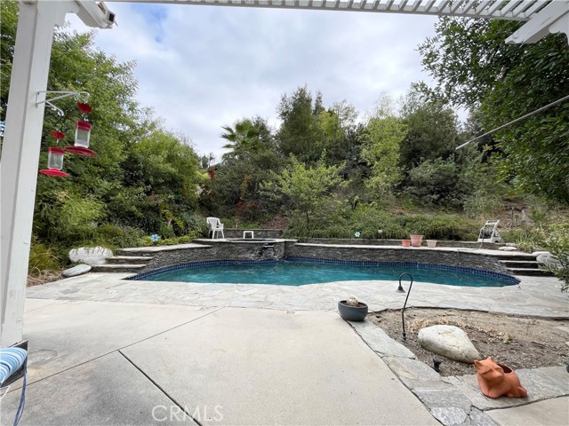 Detail Gallery Image 28 of 40 For 18500 Saint Moritz Dr, Tarzana,  CA 91356 - 4 Beds | 3 Baths