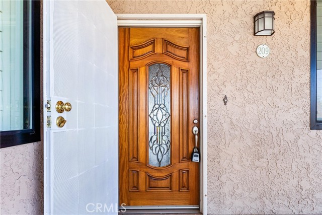 201 Bay Shore Avenue, Long Beach CA: https://media.crmls.org/medias/ee7158dc-c26c-4b54-8418-b964f8b5a4ed.jpg
