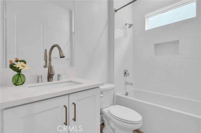 27216 Coyote Bush Court, Valencia CA: https://media.crmls.org/medias/ee716de8-e9f5-43a4-a58c-2234a9b20fd0.jpg