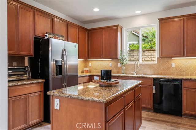 Detail Gallery Image 9 of 38 For 27563 Weeping Willow Dr, Valencia,  CA 91354 - 4 Beds | 2/1 Baths