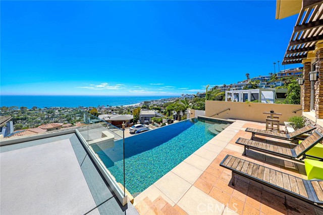 Detail Gallery Image 5 of 40 For 1076 Skyline Dr, Laguna Beach,  CA 92651 - 4 Beds | 4/1 Baths