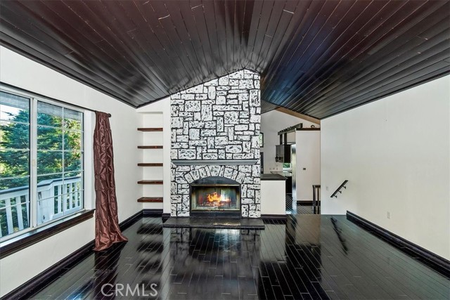 Detail Gallery Image 6 of 42 For 24048 Altdorf, Crestline,  CA 92325 - 3 Beds | 3/1 Baths