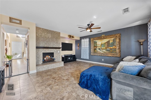 Detail Gallery Image 11 of 52 For 6119 Pilar, Bakersfield,  CA 93306 - 4 Beds | 3 Baths