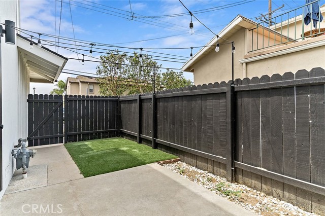 Detail Gallery Image 36 of 42 For 5681 E. Colorado St, Long Beach,  CA 90814 - 3 Beds | 2/1 Baths