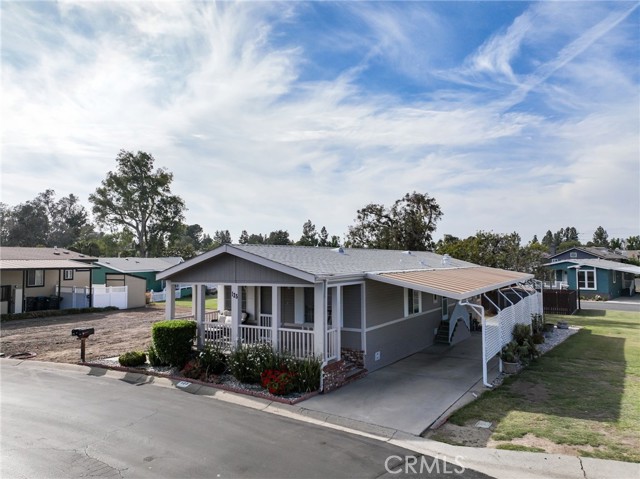 15111 Pipeline Avenue, Chino Hills CA: https://media.crmls.org/medias/ee72eb78-8027-4fc8-8e7c-e3e1768155fc.jpg