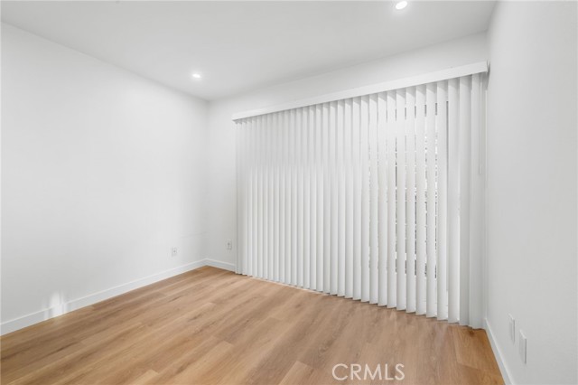 Detail Gallery Image 13 of 26 For 621 E Cedar a,  Burbank,  CA 91501 - 2 Beds | 1/1 Baths